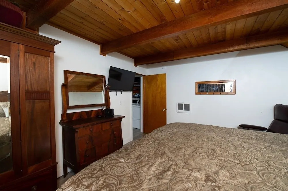 Heron 3 Br home by RedAwning