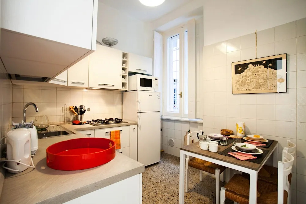 Wanderlust, 3 Bedroom Air Conditioned Apartment in Trastevere