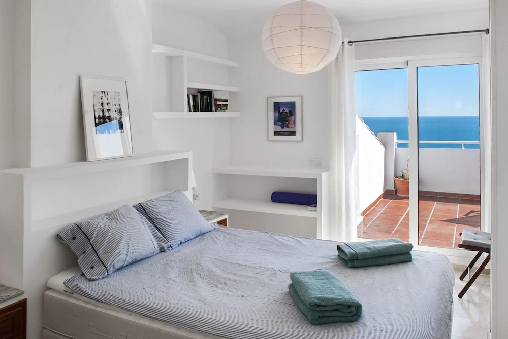 Beachclose Apartment with Large Terrace and Pool Ref 6
