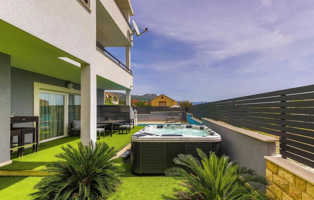 Nice Home in Kastel Novi With Sauna, Wifi and 8 Bedrooms