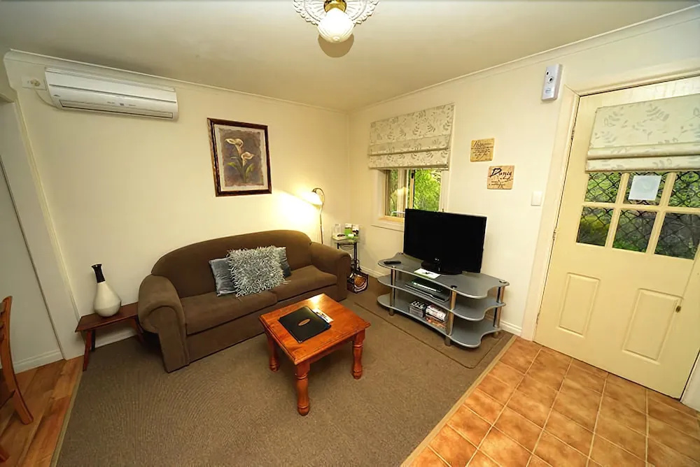 Riesling Trail & Clare Valley Cottages