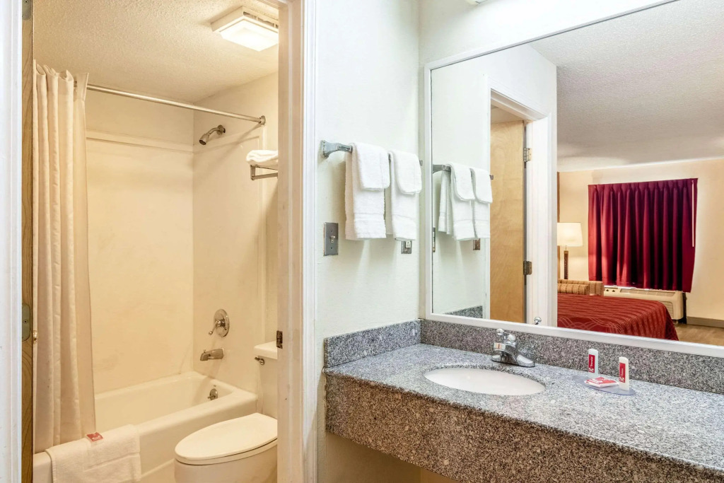 Econo Lodge Acworth East