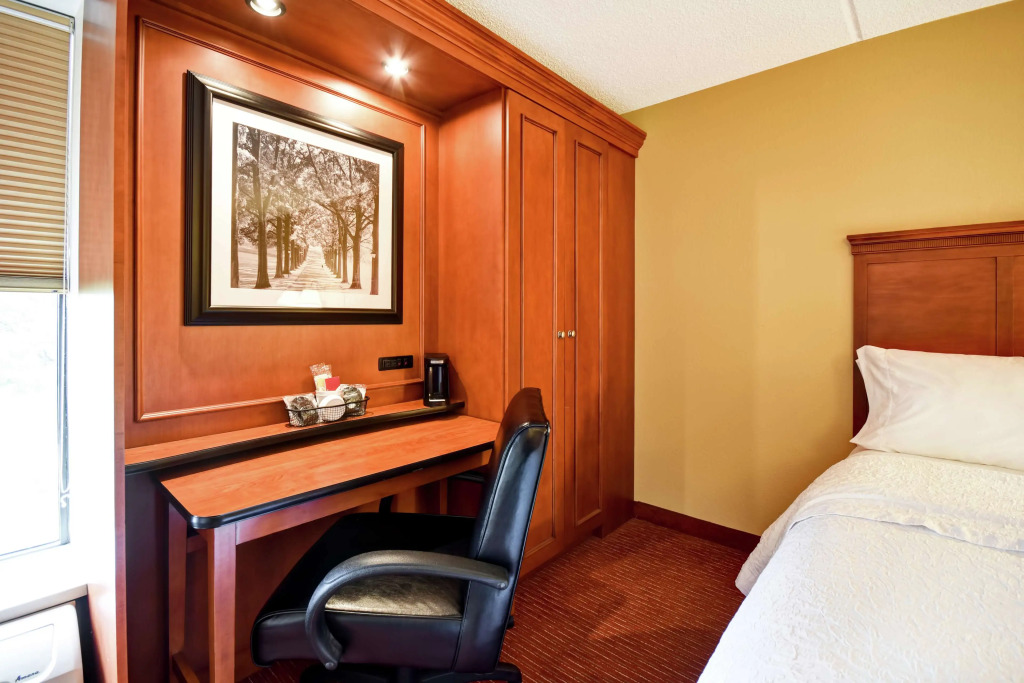 Hampton Inn Louisville Airport Fair/Expo Center