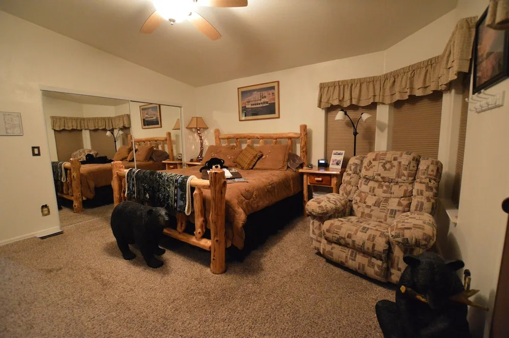 The Bear's Den B&B