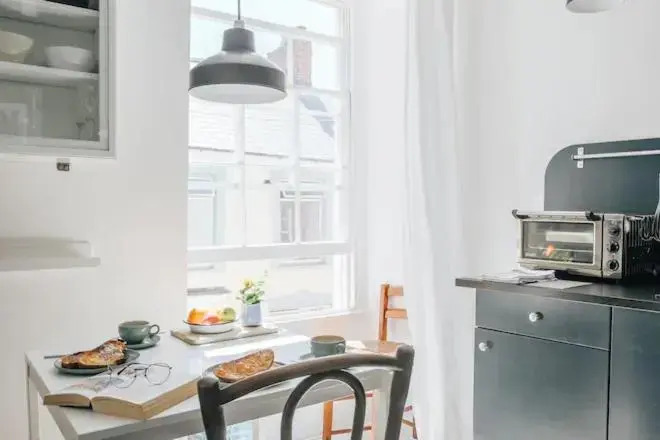 The Art Room Apartment