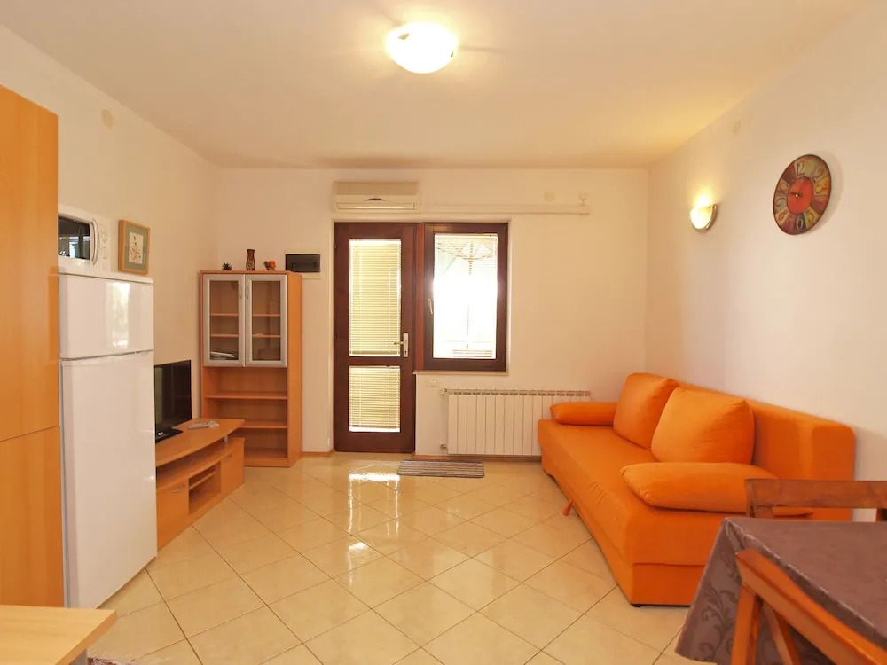 Apartment 21