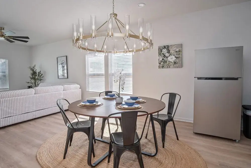 Enjoy 4br/3ba Comfort & Convenience Near Downtown!