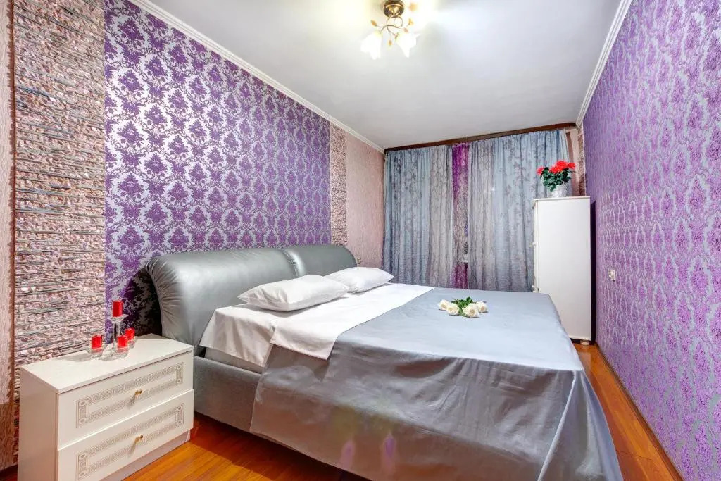 Four-room apartment near the Opera of Ukraine