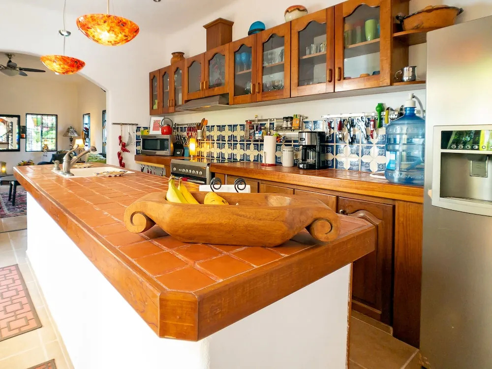 Casa Zarah - Hacienda Family Home - Pool and 2-Block to Beach