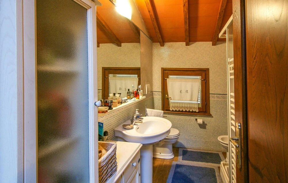 Stunning Home in Pietrasanta With Wifi, 3 Bedrooms and Outdoor Swimming Pool