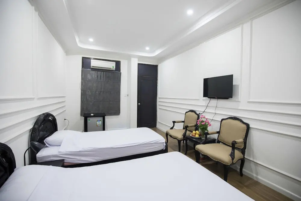 TrangTien Hostel