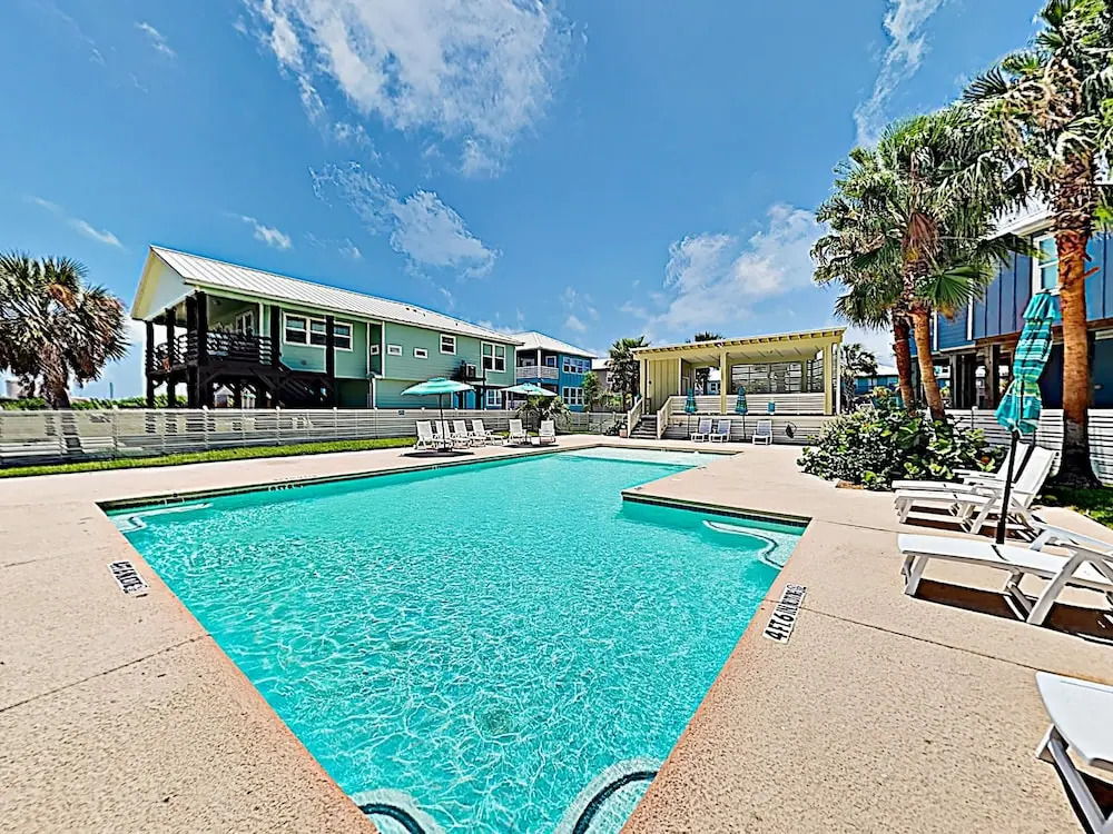 New Listing! Beautiful W/ Pool 3 Bedroom Home