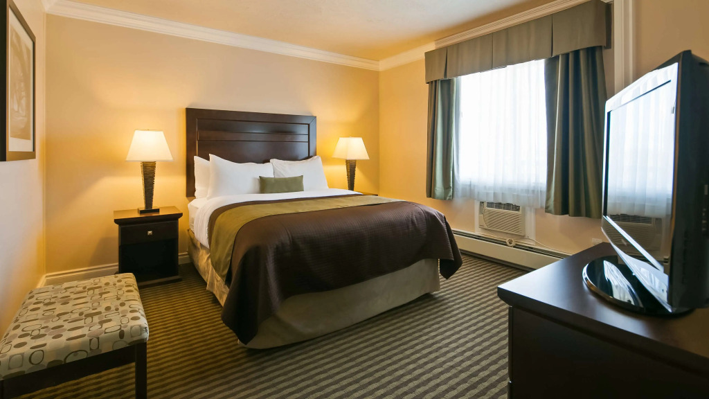 Best Western PLUS Mirage Hotel and Resort