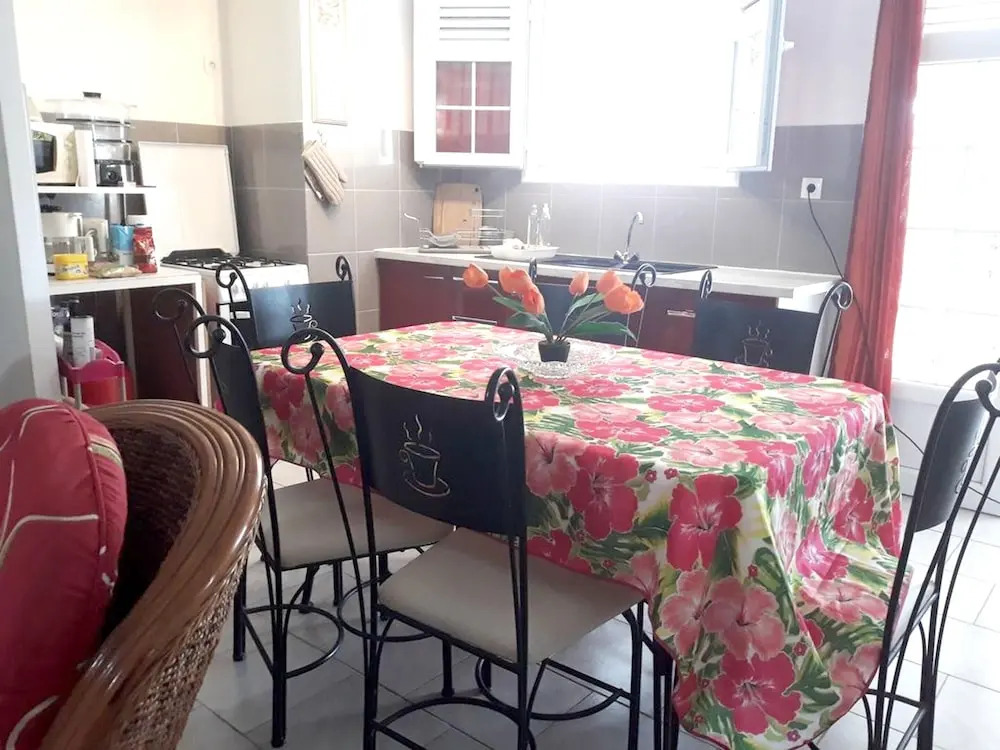Apartment With 2 Bedrooms in Rivière-pilote, With Wonderful Mountain V