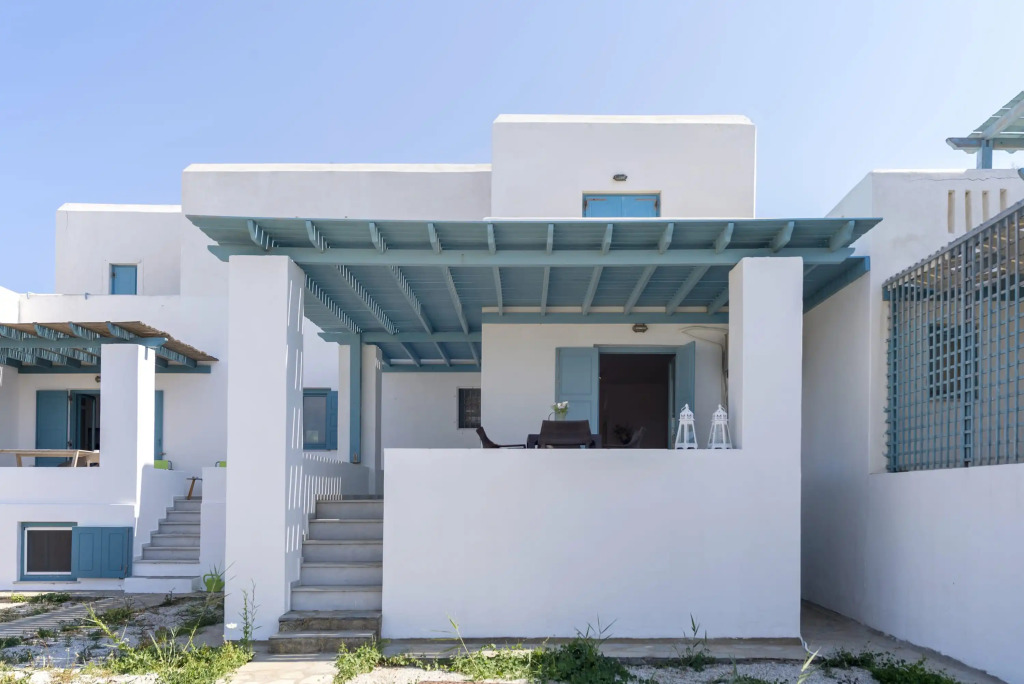 Beachside 2 bedroom Cottage