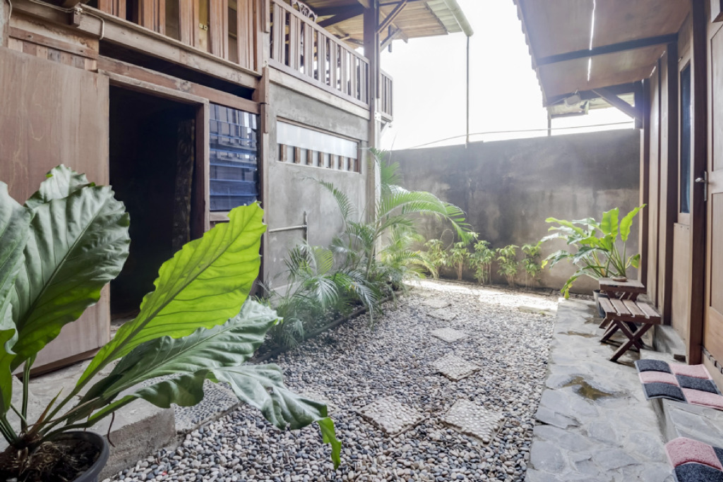 RedDoorz at Omah Kayu Homestay Yogyakarta