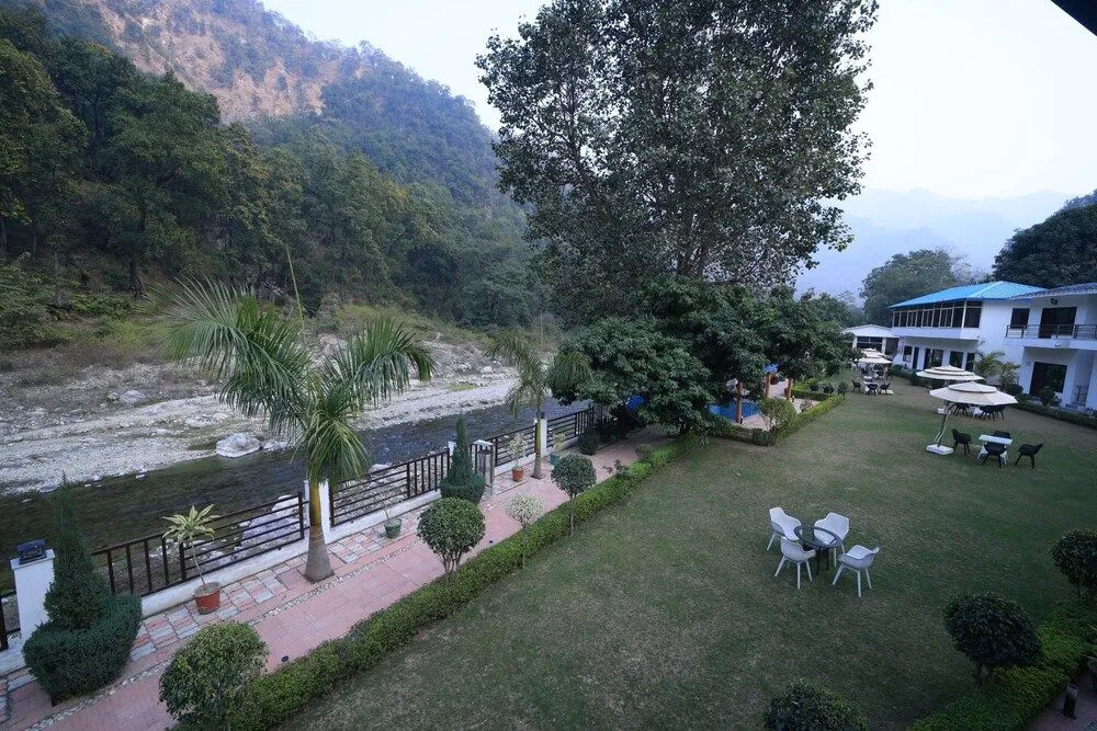 Ezzenza Mahayana Resort & Spa