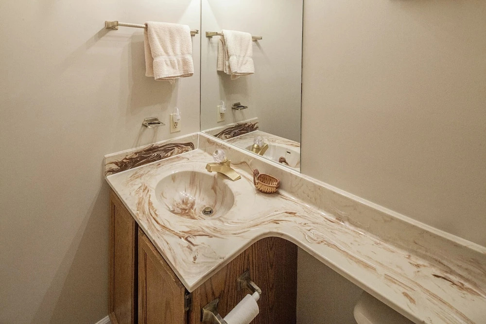 Raven Crest Condo 413 by Heritage Cabin Rentals