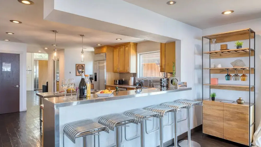 Lakeview by Avantstay Private Waterfront Cabin on Lake Tahoe w/ Hot Tub & Views