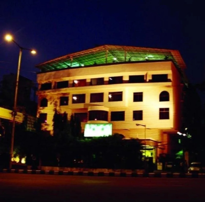 The Central Court