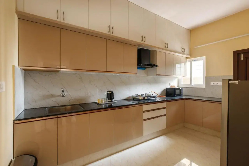 OYO 374 Apartment Near Fortis Hospital