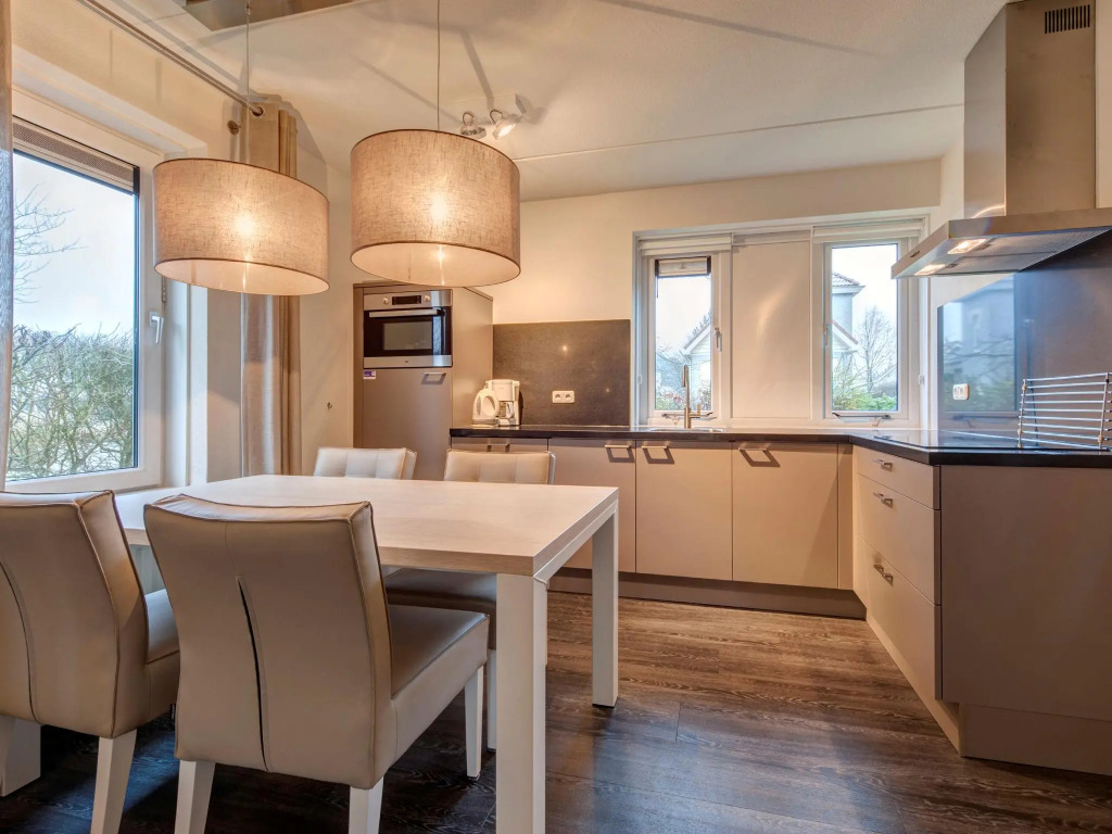 Restyled Villa With Dishwasher, Near the Beach