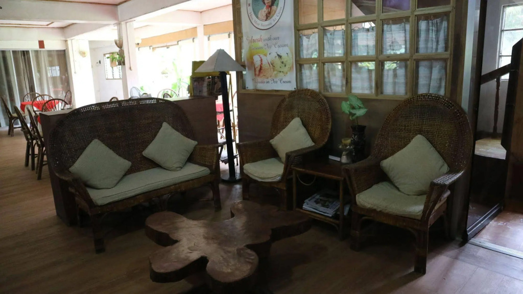 Cabua-an Beach Resort - Hostel