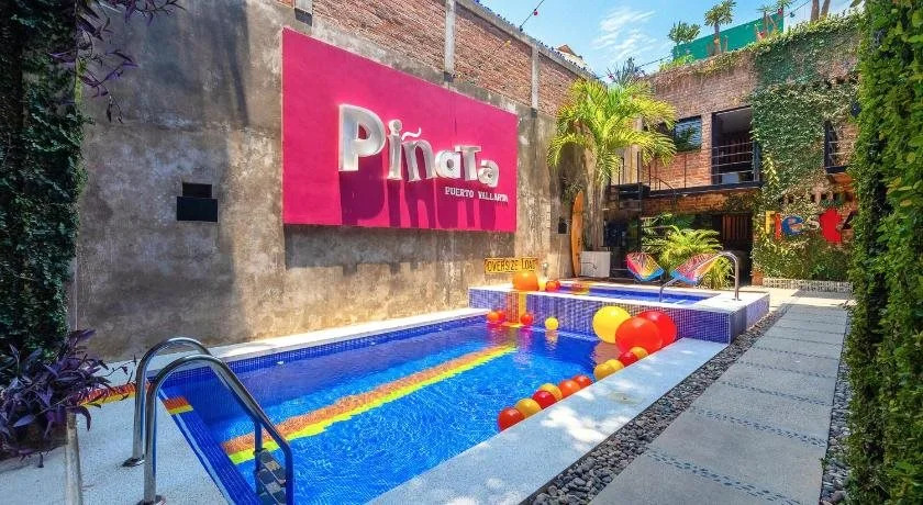 Piñata PV Hotel