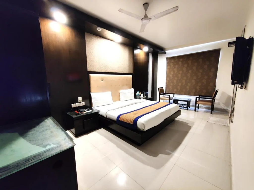 Hotel Delhi Pride at Karol Bagh