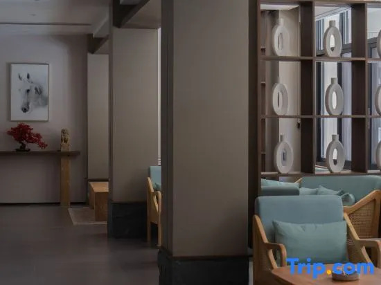 Yue Man · Riverside Homestay (Xiangxi Street Store, Muyu Town, Shennongjia)