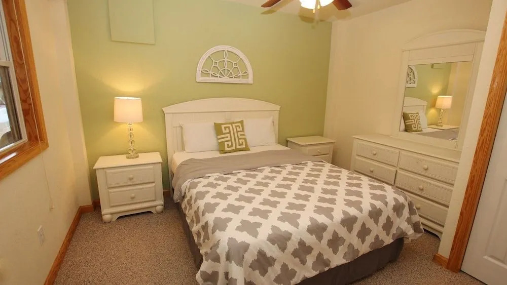 Sea Shells Sanctuary - 6 Br Home