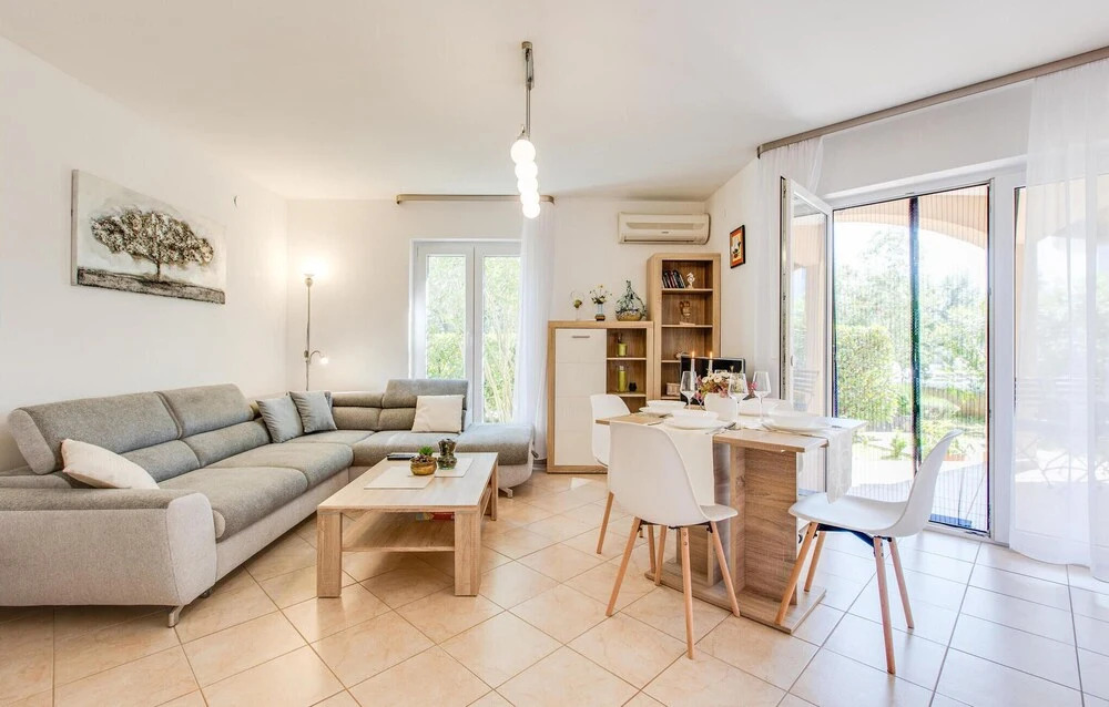 Amazing Apartment in Vantacici With Wifi and 2 Bedrooms
