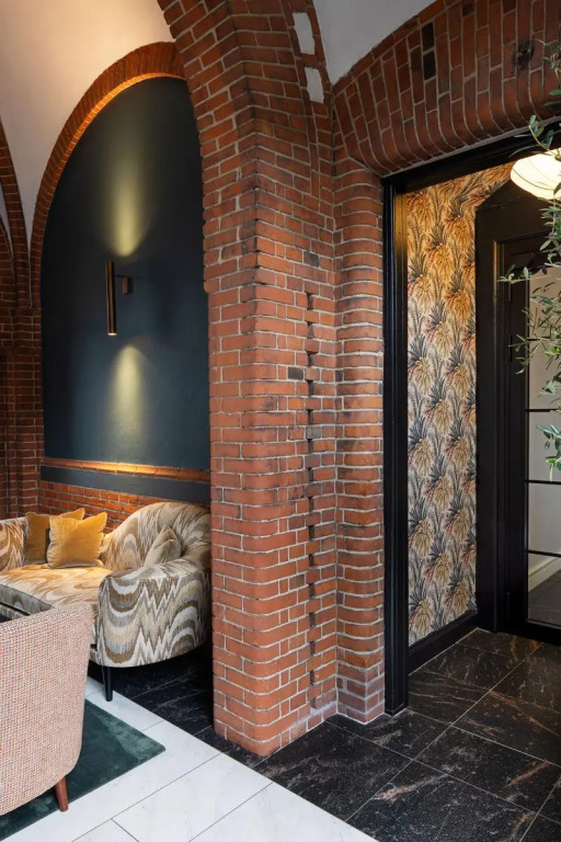 Hypernym Hotel & Suites