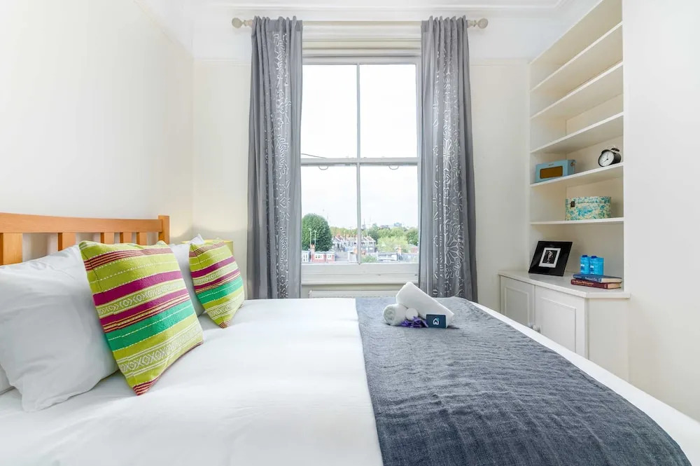 Bright and Elegant Chiswick Apartment