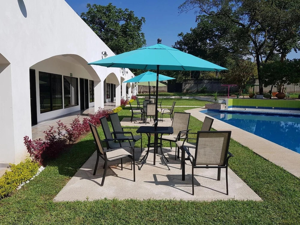 Yolonam inn