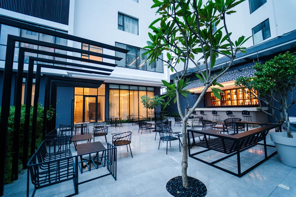 Albergo Hotel and Suites