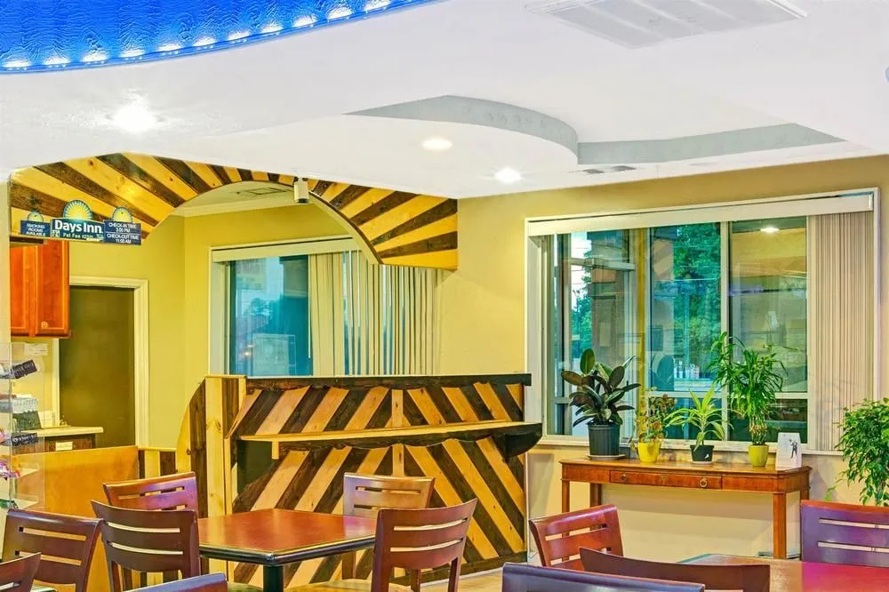 Days Inn Charlotte North-Speedway-UNCC-Research Pa