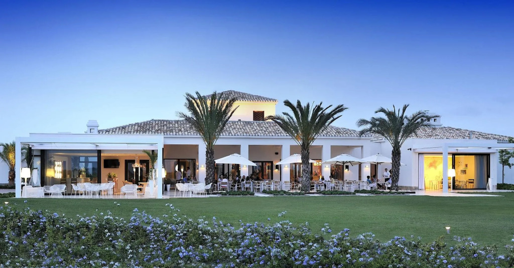 Las Colinas Golf & Country Club