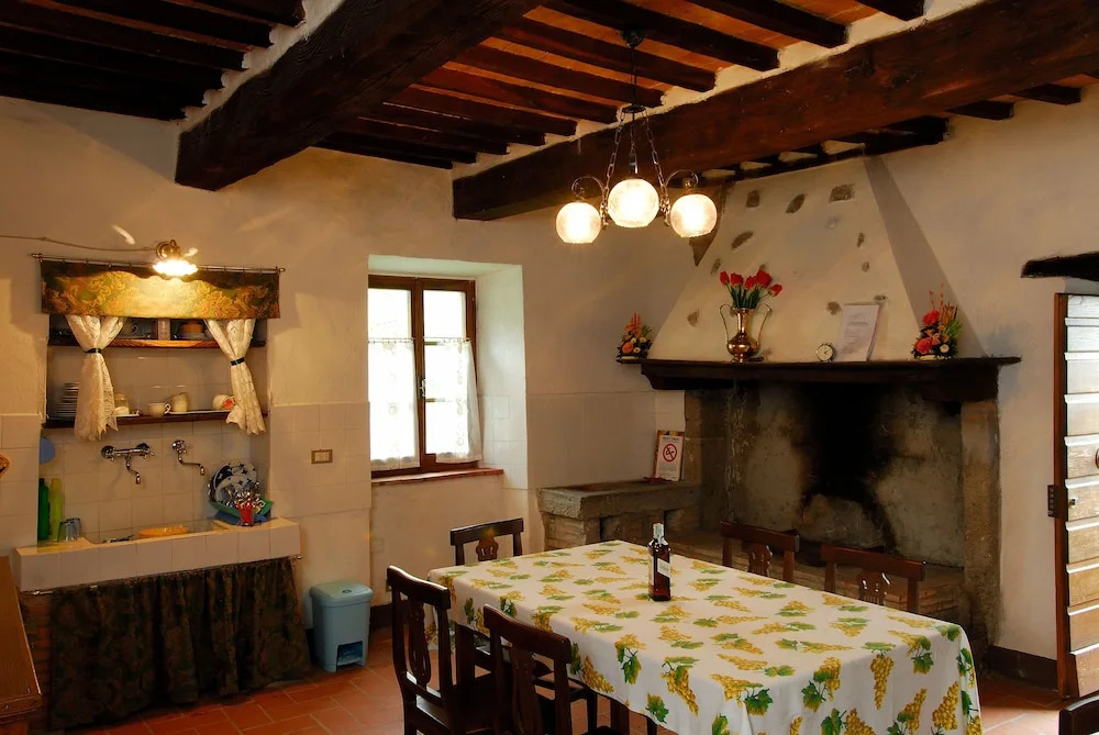 Agriturismo La Piaggia Vivo D'orcia - "once Upon a Time" Apartment - 3 Guests