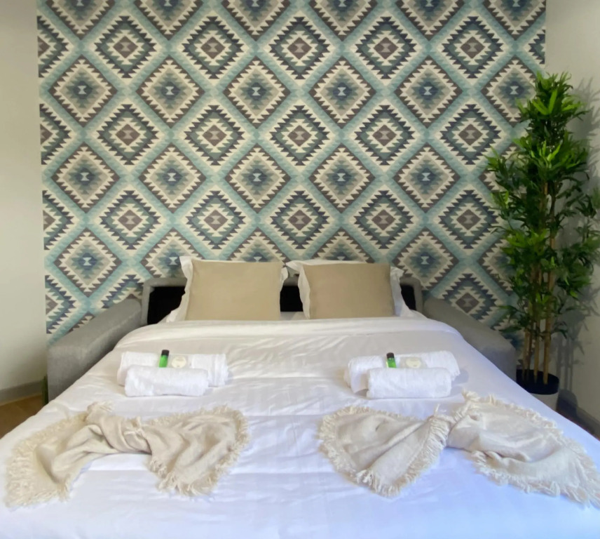 1607 - Wonderful apartment with terrace on garden