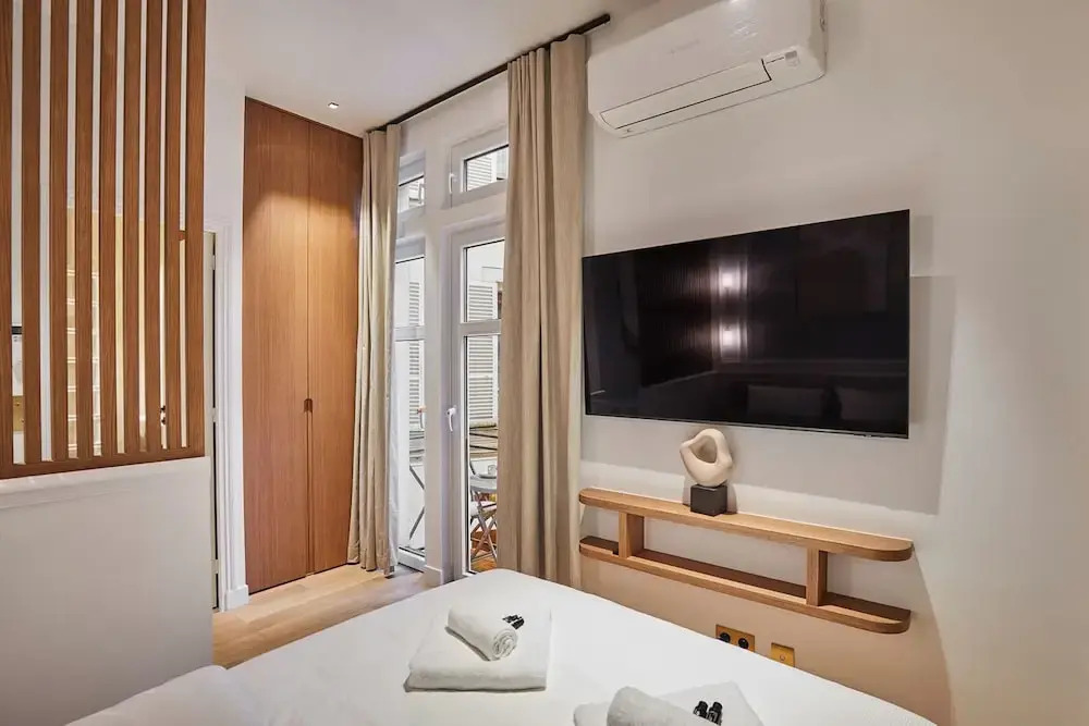 Stunning AC Duplex Apartment - Champs Elysees