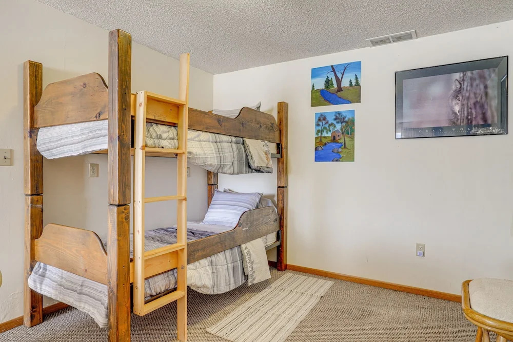 Charming Elk Mountain Home: Hunt, Hike & Fish!