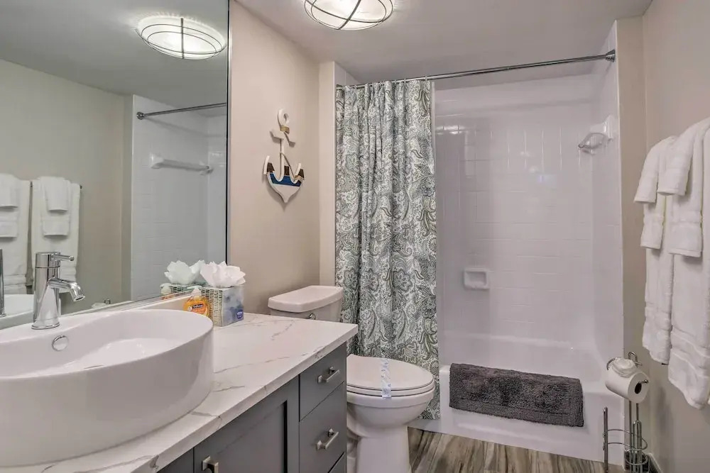 Bonita Springs Condo 4 Mi to Beach: Private Patio!
