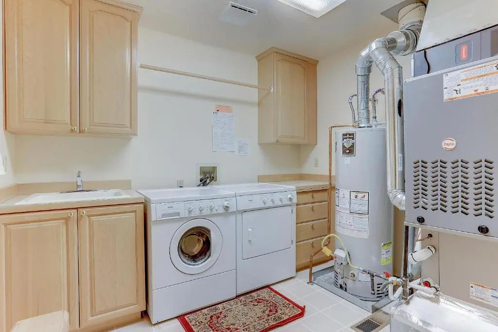 3 Mt. Baker-AC-Hot Tub-4BR/3BA