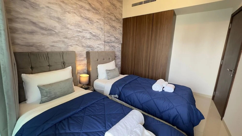 Mh - 2 Bhk Canal View Near Dubai Mall - Ref2516