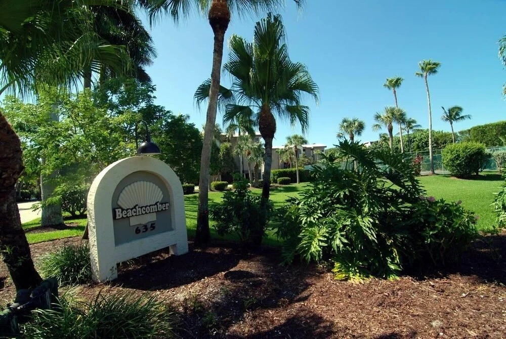 Beachcomber A101 - Gulf Views & Direct Beach Access! 3 Bedroom Condo