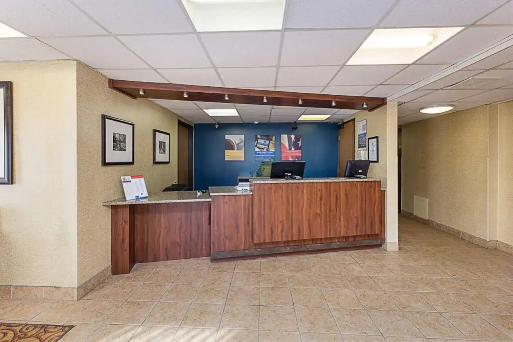 Motel 6-Moline, IL