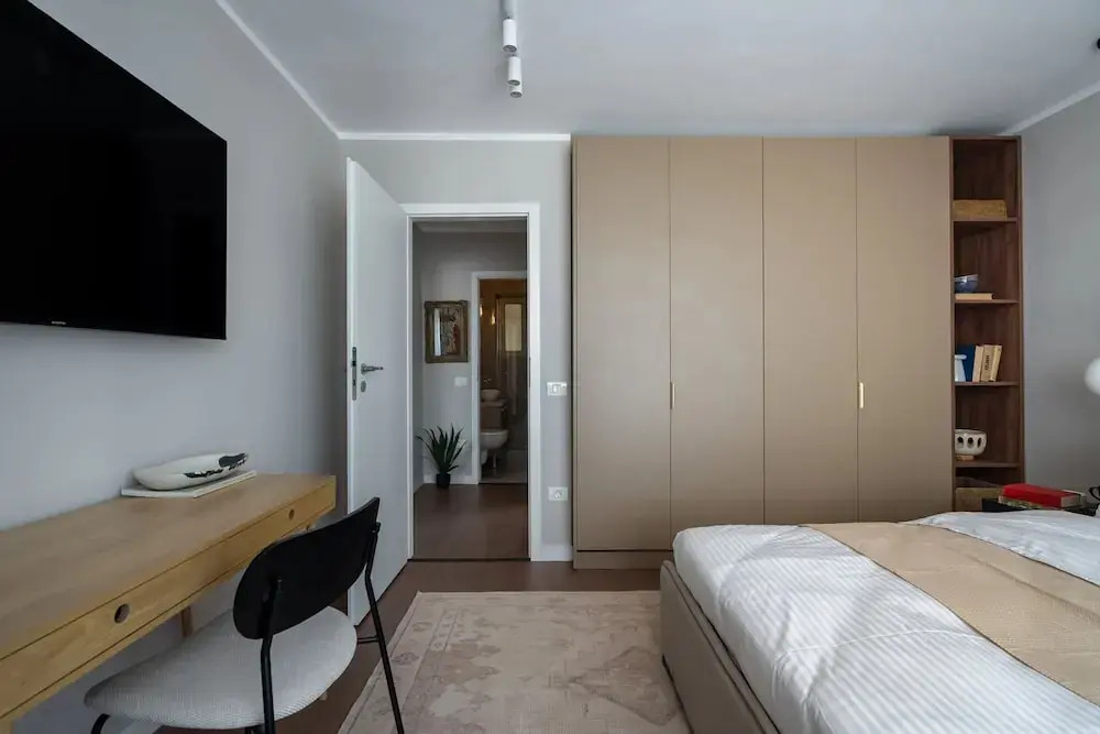 Views of all the Palaces 2BR Stunner