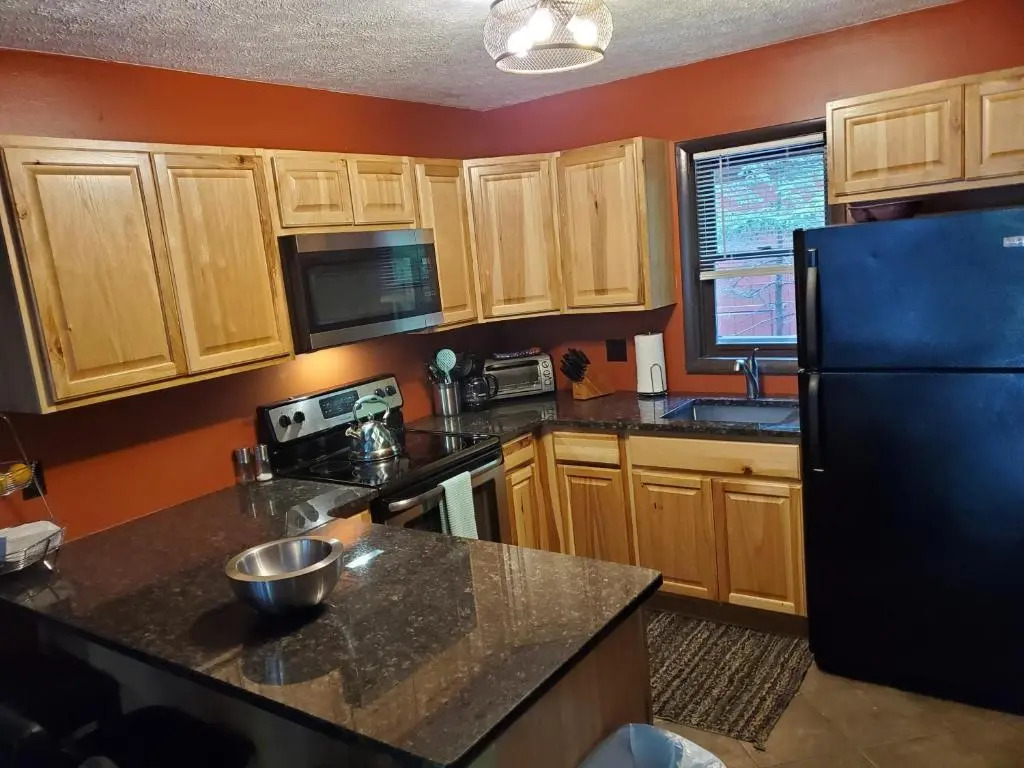 Chalet renovated Near Casino, Camelback , Kalahari water park Mount Pocono