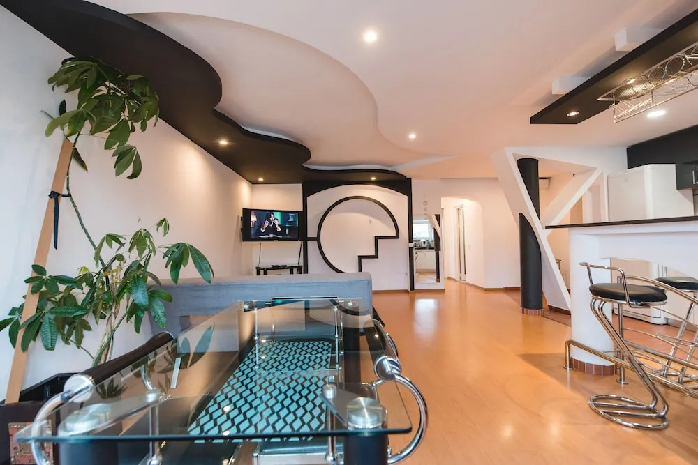 Nicopole Apartment